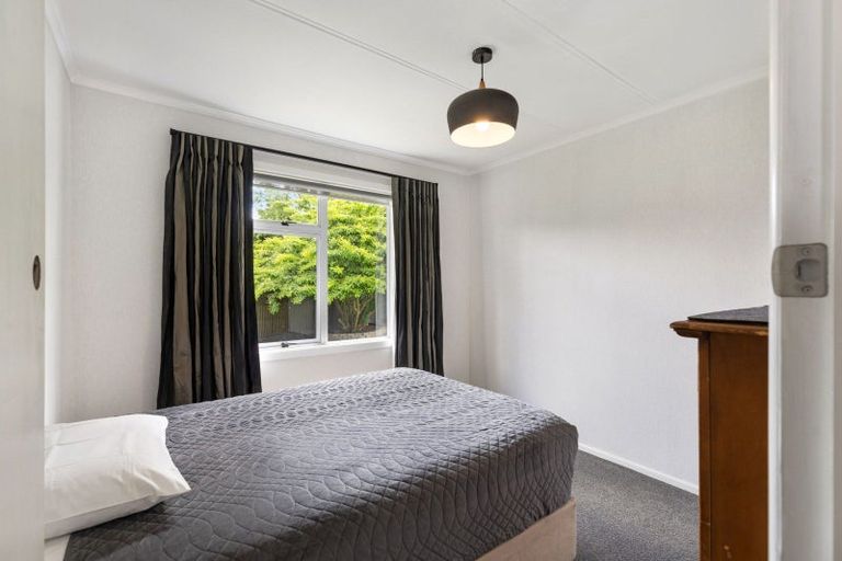 Photo of property in 19 Battersea Place, Roslyn, Palmerston North, 4414