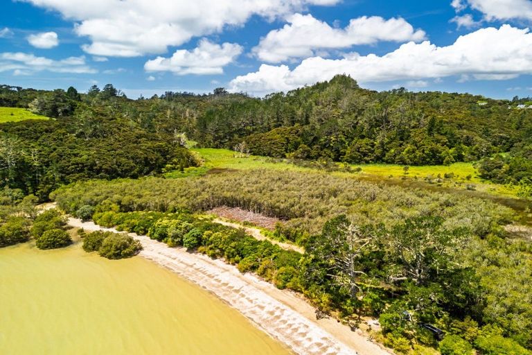 Photo of property in 73 Pipiroa Road, Ngatea, 3503
