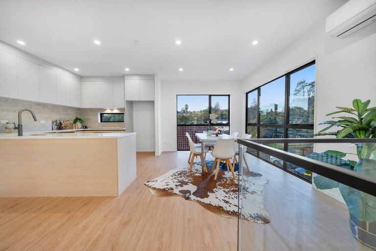 Photo of property in 60a Powrie Street, Glenfield, Auckland, 0629