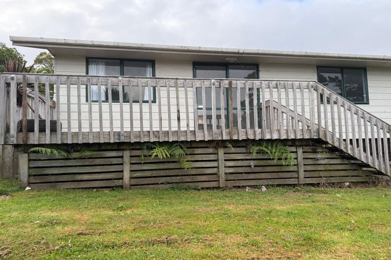 Photo of property in 10 Kaponga Crescent, New Lynn, Auckland, 0600