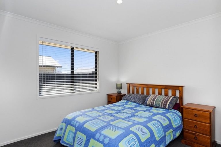 Photo of property in 2 Kotiate Street, Papamoa Beach, Papamoa, 3118