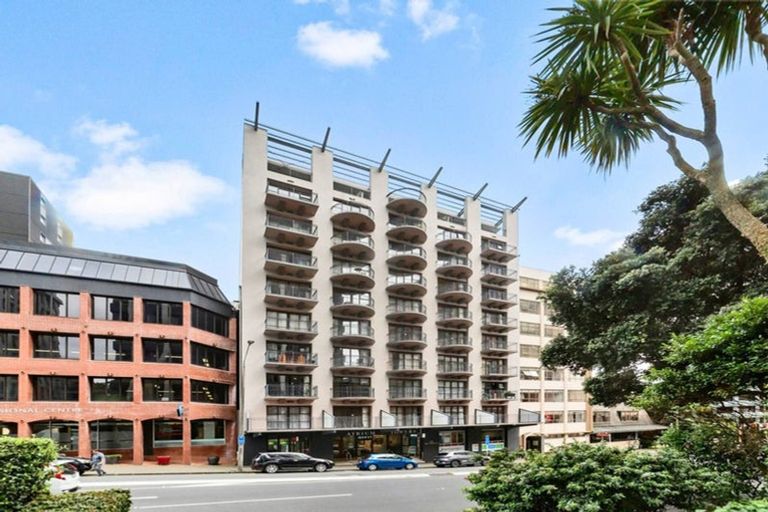Photo of property in Atrium Apartments, 2h/154 The Terrace, Wellington Central, Wellington, 6011