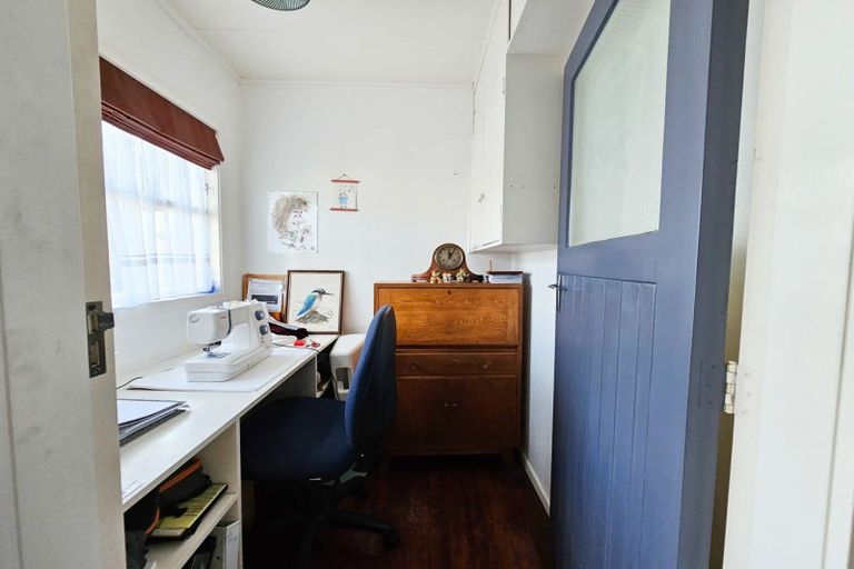 Photo of property in 19 Skerman Street, Marton, 4710