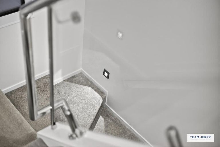 Photo of property in 25b Jandell Crescent, Bucklands Beach, Auckland, 2014