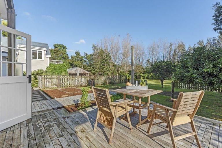 Photo of property in 100 Oxford Road, Okato, 4335