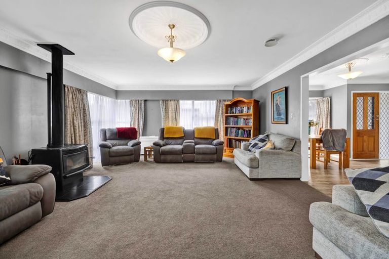 Photo of property in 14 Kowhai Street, Strandon, New Plymouth, 4312