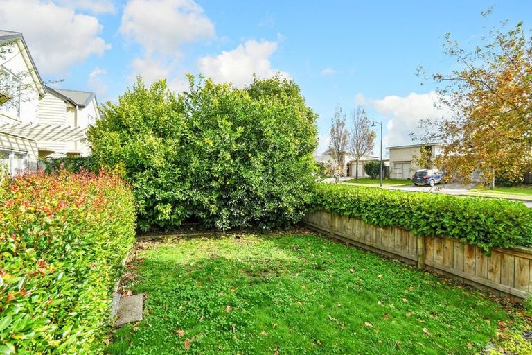 Photo of property in 47 Popokatea Drive, Takanini, 2112