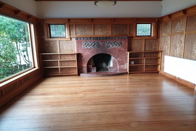 Photo of property in 33 Seaview Terrace, Northland, Wellington, 6012