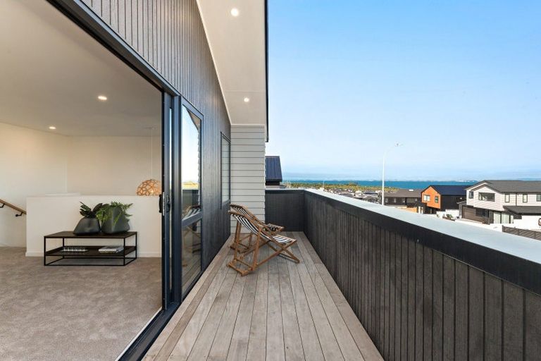 Photo of property in 183 Te Oneroa Way, Long Bay, Auckland, 0630