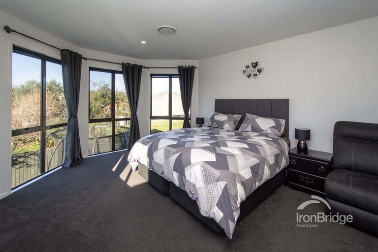 Photo of property in 34 Glasnevin Drive, Casebrook, Christchurch, 8051