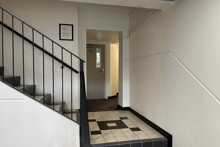 Photo of property in Westhaven Apartments, 13/127 Molesworth Street, Thorndon, Wellington, 6011