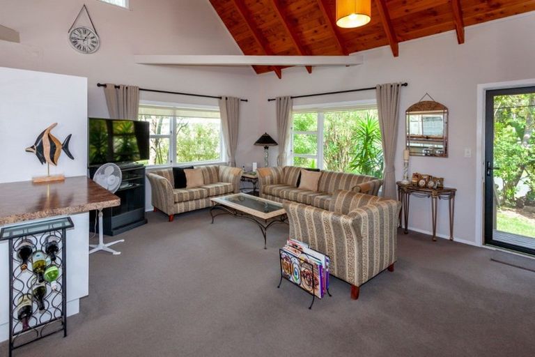Photo of property in 127 Mckellar Place, Whangamata, 3620