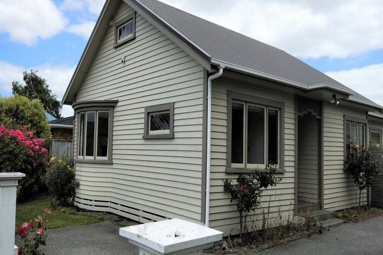 Photo of property in 15 Puriri Terrace, Roslyn, Palmerston North, 4414