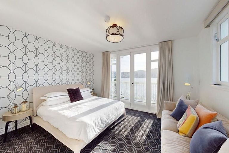 Photo of property in 322 Oriental Parade, Oriental Bay, Wellington, 6011