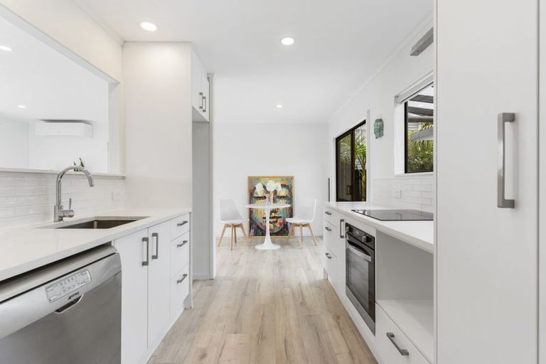 Photo of property in 1 Rakino Avenue, Manly, Whangaparaoa, 0930