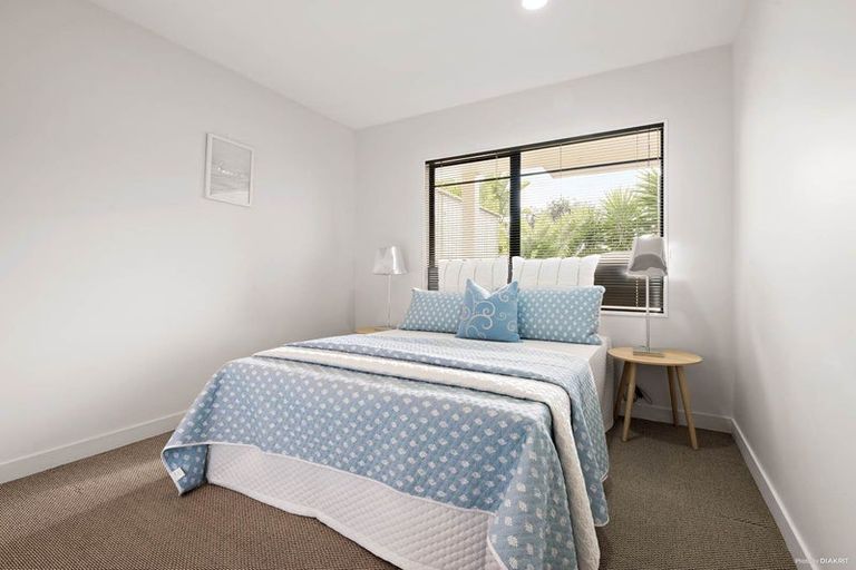 Photo of property in 4/62 Fernhill Way, Oteha, Auckland, 0632