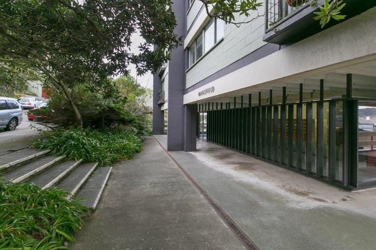 Photo of property in Mansfield Towers, 1 Grant Road, Thorndon, Wellington, 6011