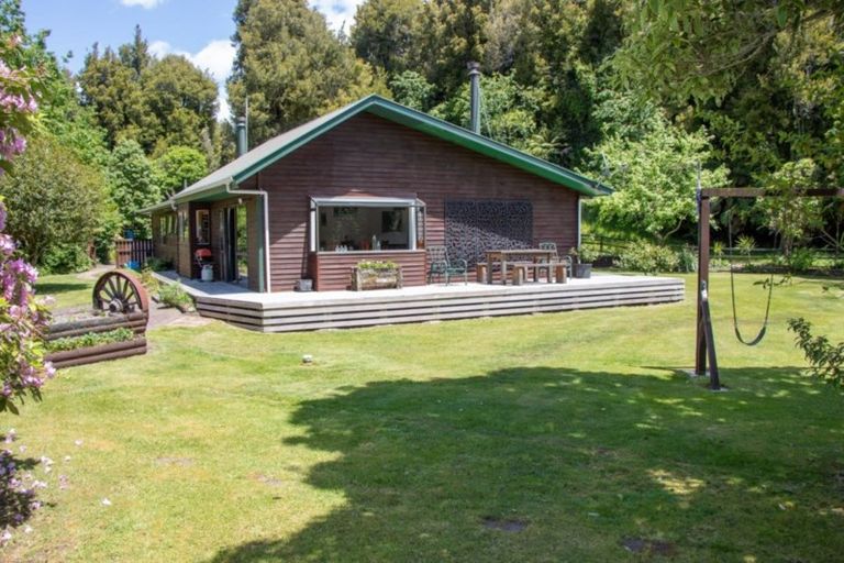 Photo of property in 737 Tauranga Direct Road, Hamurana, Rotorua, 3096