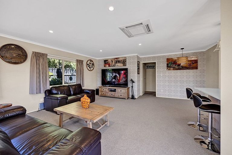 Photo of property in 24 Princes Street, Hawera, 4610