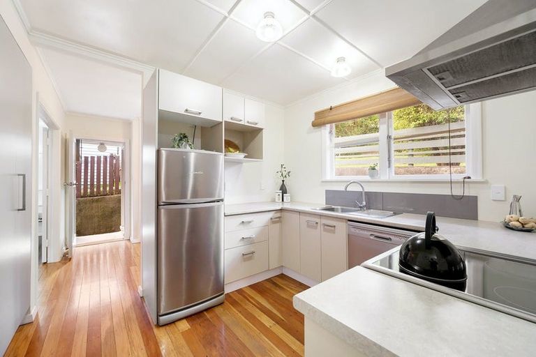 Photo of property in 61 Salford Street, Newlands, Wellington, 6037