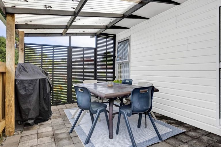 Photo of property in 14 Kowhai Street, Strandon, New Plymouth, 4312