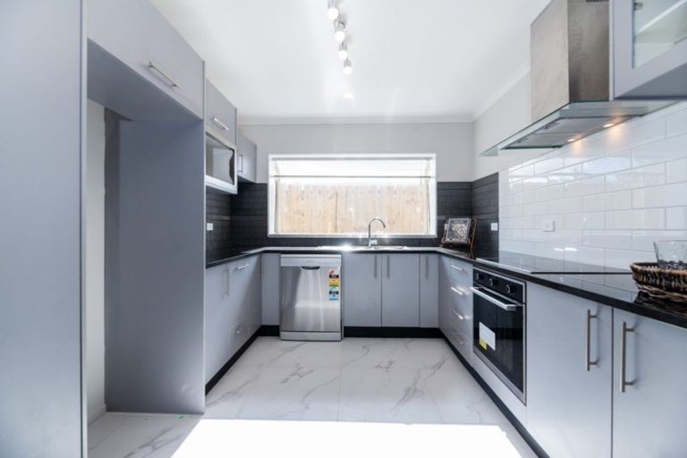 Photo of property in 12 Glenpark Place, Favona, Auckland, 2024