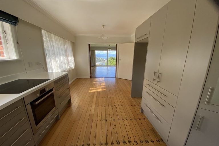 Photo of property in 37 Huntleigh Park Way, Ngaio, Wellington, 6035