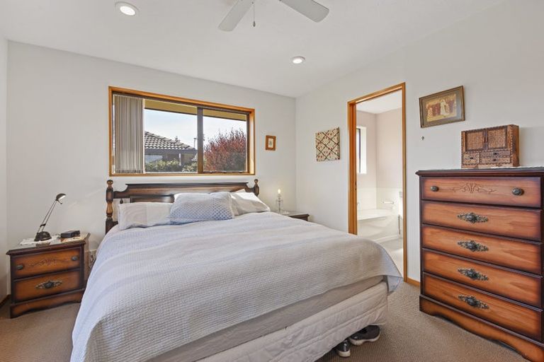 Photo of property in 6 Thornhill Place, Sockburn, Christchurch, 8042