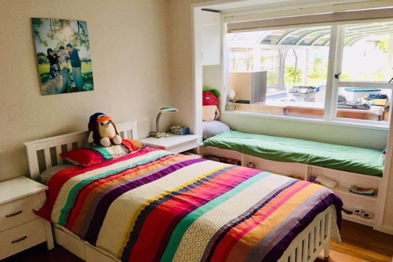 Photo of property in 12 Kereru Street, Henderson, Auckland, 0612