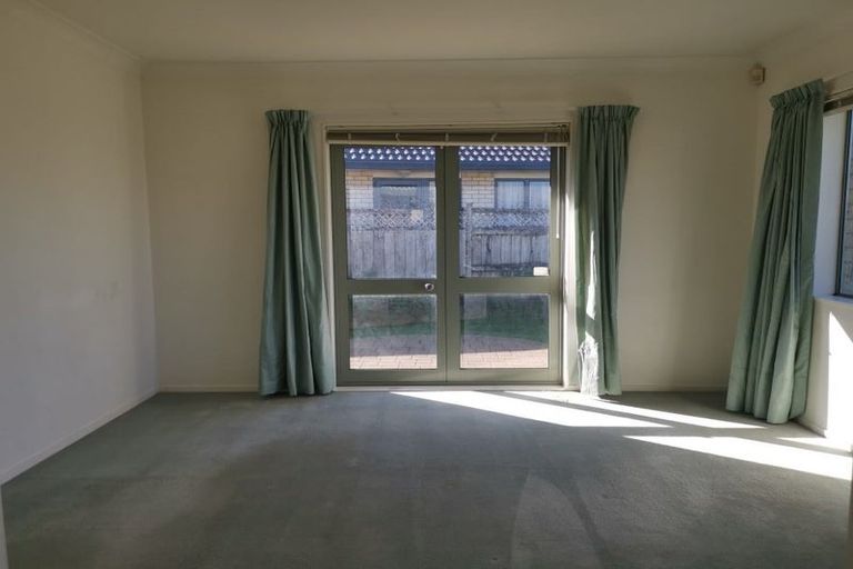 Photo of property in 6 Longford Park Drive, Takanini, 2112