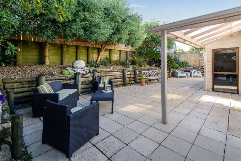 Photo of property in 22 Morrow Avenue, Bucklands Beach, Auckland, 2012