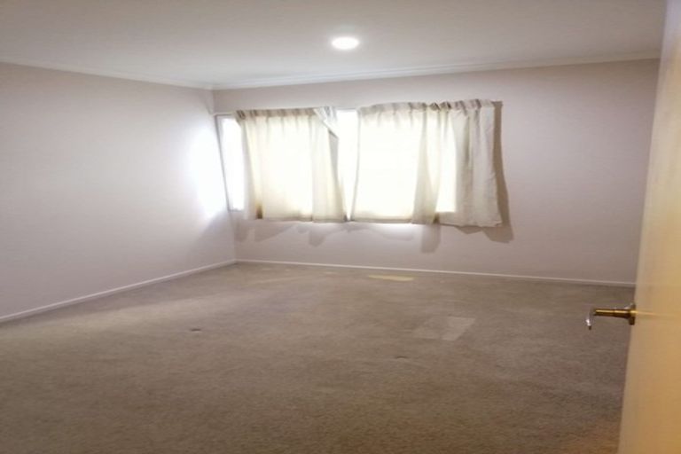 Photo of property in 1 Poaka Avenue, Takanini, 2112