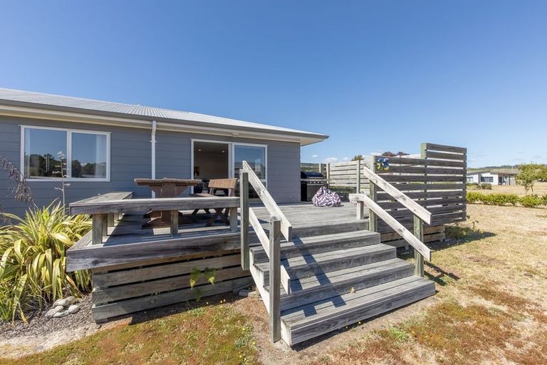 Photo of property in 15 Wai Matangi Place, Motuoapa, 3382