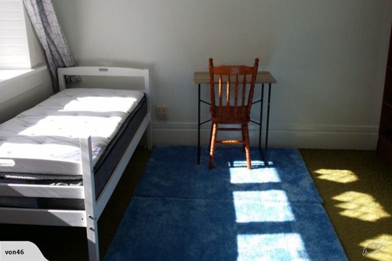 Photo of property in 75 Todman Street, Brooklyn, Wellington, 6021