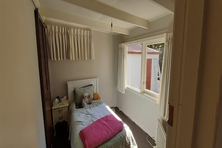 Photo of property in 209 Centaurus Road, Saint Martins, Christchurch, 8022