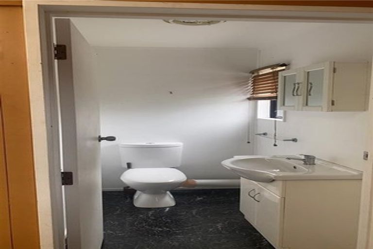 Photo of property in 114 Racecourse Road, Waiuku, 2123