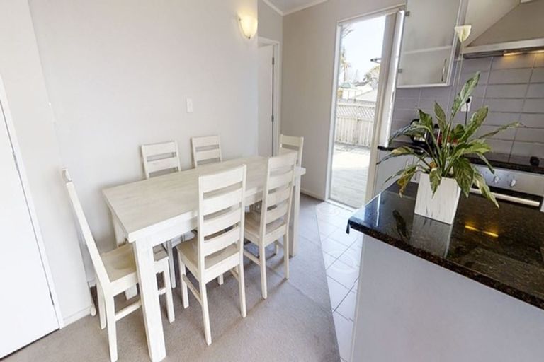 Photo of property in 2 Merlot Lane, Pukekohe, 2120