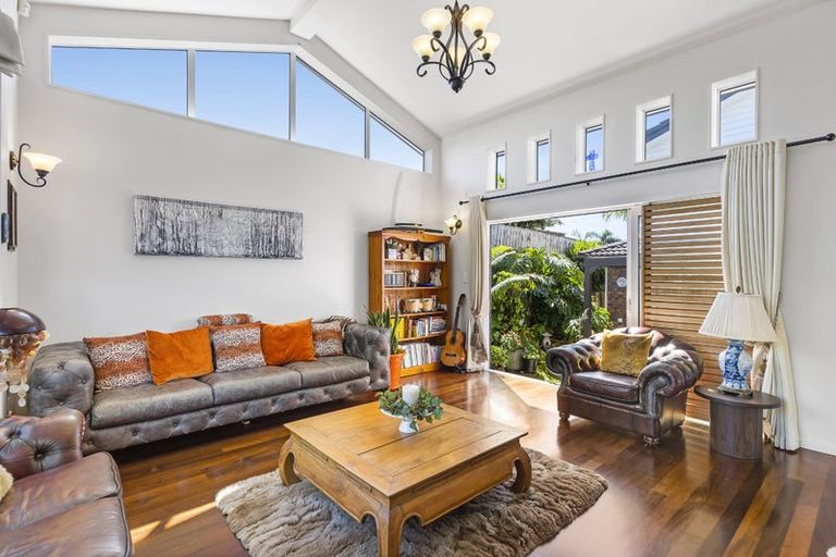 Photo of property in 74 Travis View Drive, Fairview Heights, Auckland, 0632
