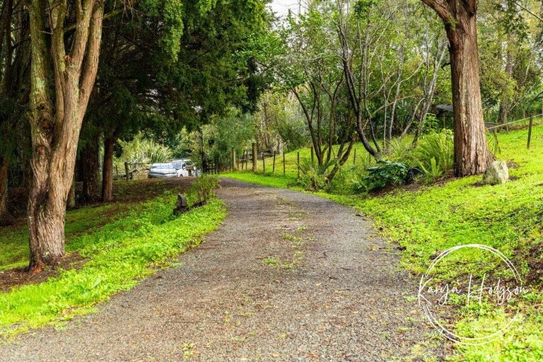 Photo of property in 14 Woodland Road, Maungaturoto, 0588