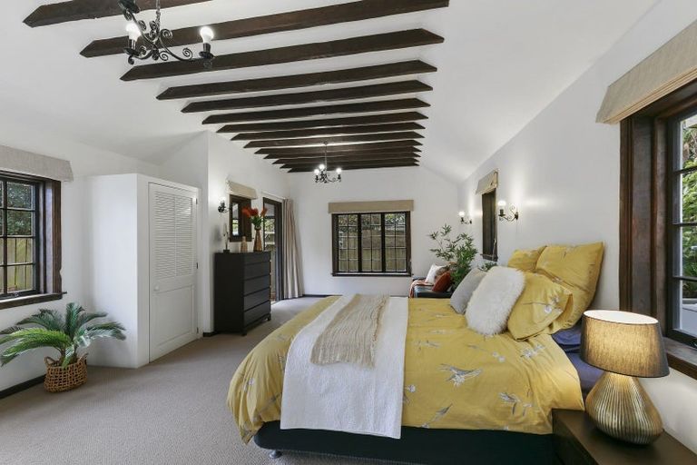 Photo of property in 19 Torwood Road, Khandallah, Wellington, 6035