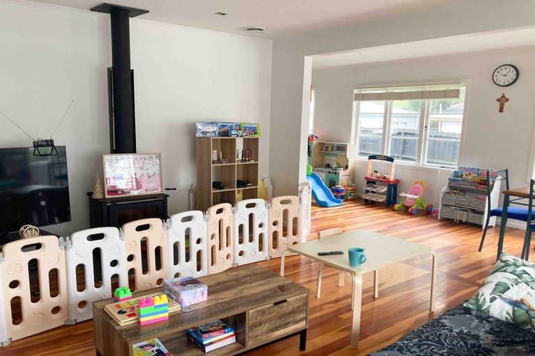 Photo of property in 9c Edwards Avenue, Henderson, Auckland, 0610