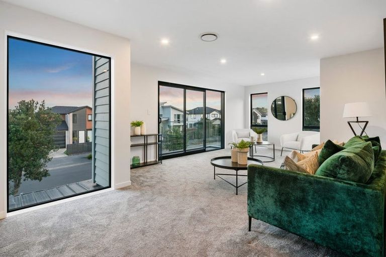 Photo of property in 12 Tawatawa Street, Long Bay, Auckland, 0630