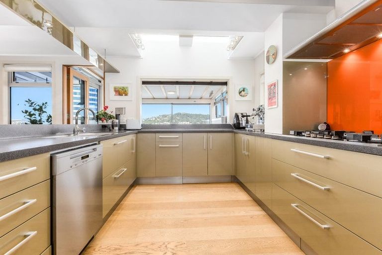 Photo of property in 2/227 The Terrace, Wellington Central, Wellington, 6011