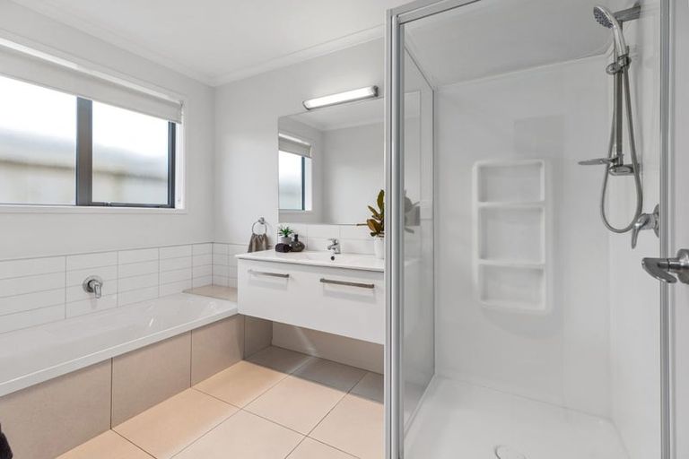 Photo of property in 103 Landing Drive, Pyes Pa, Tauranga, 3112