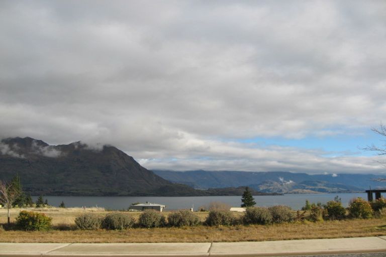 Photo of property in 9 Briar Bank Drive, Wanaka, 9305