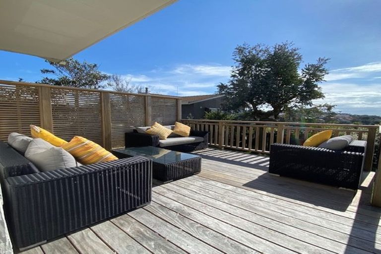 Photo of property in 2/21 Scarboro Terrace, Murrays Bay, Auckland, 0630