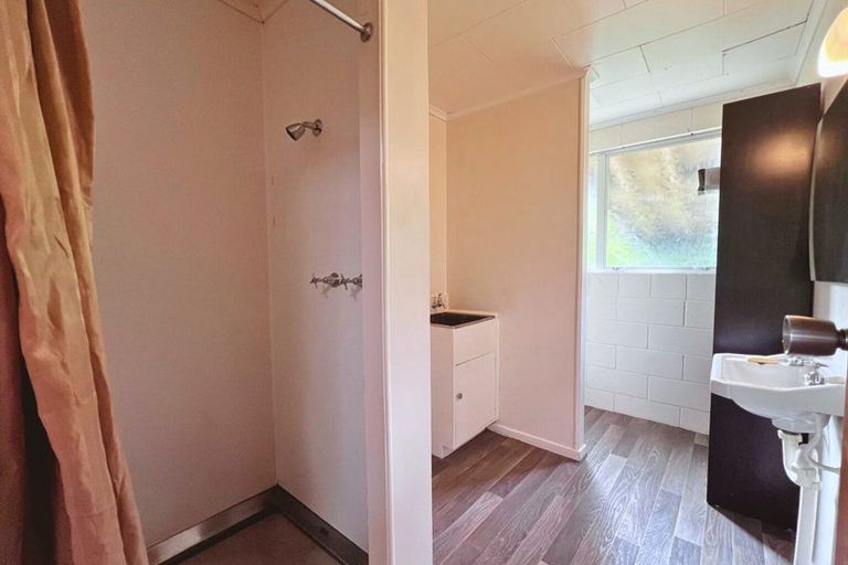 Photo of property in 102 Paekakariki Hill Road, Pauatahanui, Porirua, 5381