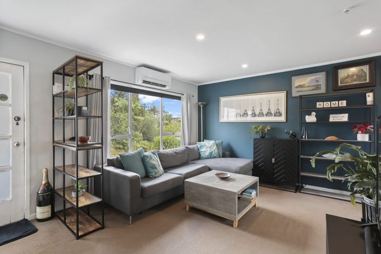 Photo of property in 2/22c Evans Road, Glen Eden, Auckland, 0602