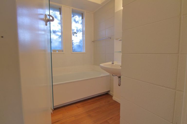Photo of property in 2/24 Brook Street, Milford, Auckland, 0620