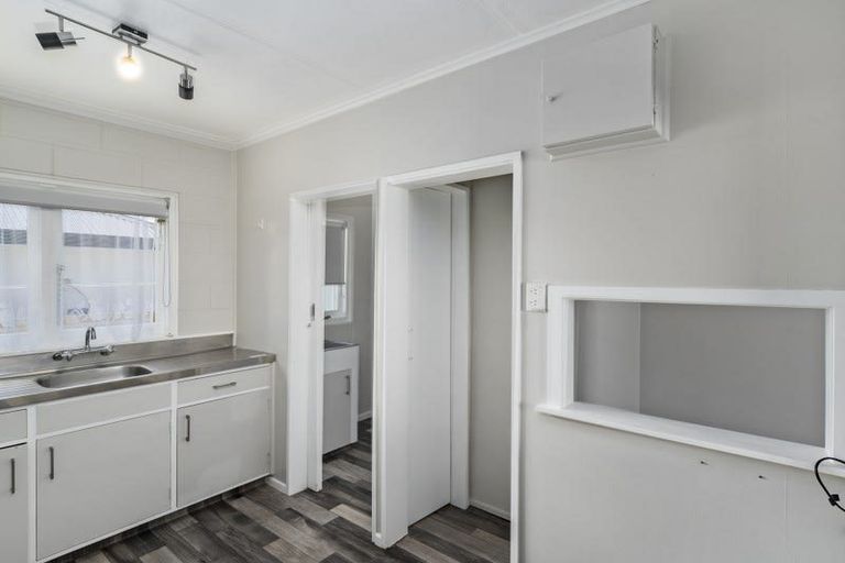 Photo of property in 2/145 College Street, Awapuni, Palmerston North, 4412